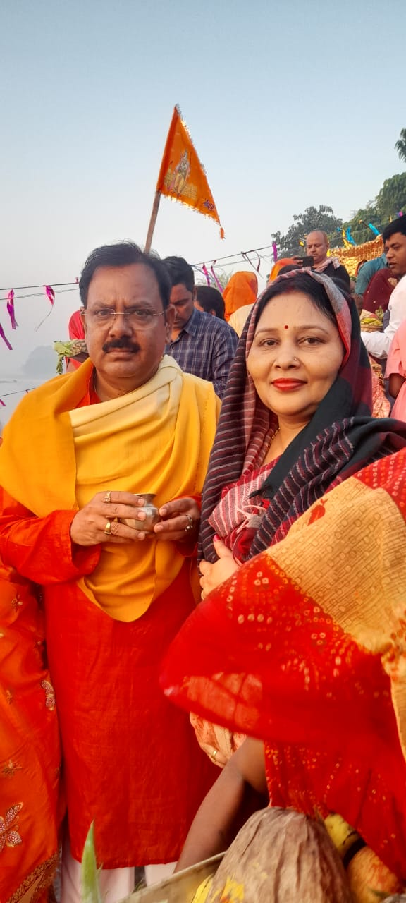 अनुभव जिन्दगी ग्रुप के सम्मानित सदस्य व आईपीएस मनोज कुमार सिंह को शादी की सालगिरह की हार्दिक बधाई व शुभकामनाएं!!!